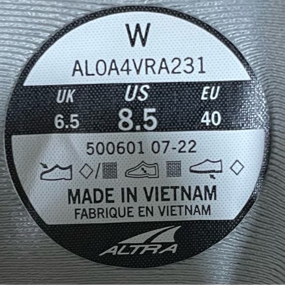 Altra Lone Peak All Weather WATERPROOF Womens Size 8.5 Hiking Boots Shoes Gray - Picture 9 of 9